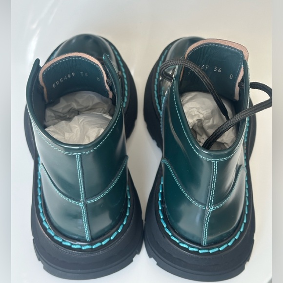 Alexander McQueen Blue Tread Lace-Up Boots - Picture 5 of 8